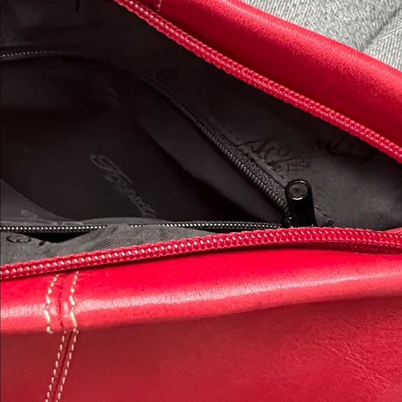 Fossil Deep Red Leather Zippered Purse - Picture 7 of 11